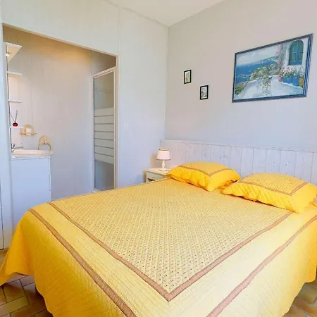 De Plain Pied Avec Jardin Paysager Et Piscine Willa *