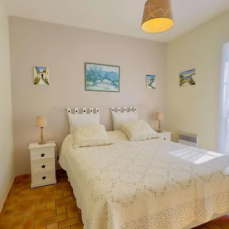 De Plain Pied Avec Jardin Paysager Et Piscine Ars-en-Ré