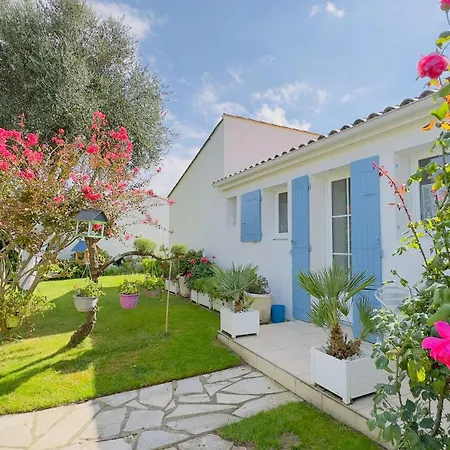 De Plain Pied Avec Jardin Paysager Et Piscine * Ars-en-Ré