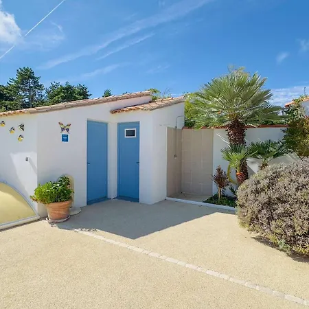 De Plain Pied Avec Jardin Paysager Et Piscine