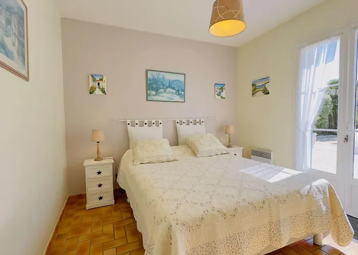 De Plain Pied Avec Jardin Paysager Et Piscine Ars-en-Ré