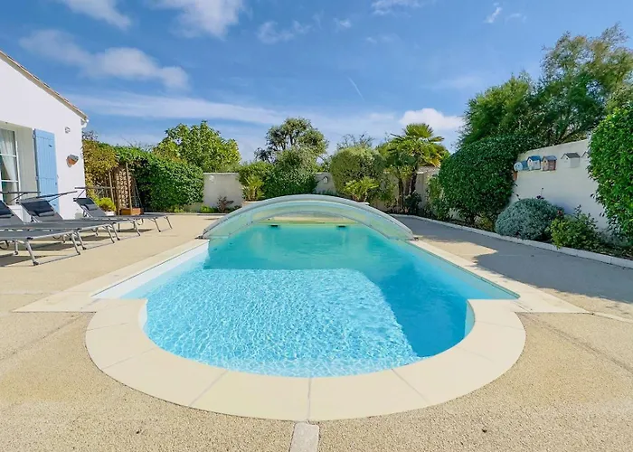 De Plain Pied Avec Jardin Paysager Et Piscine