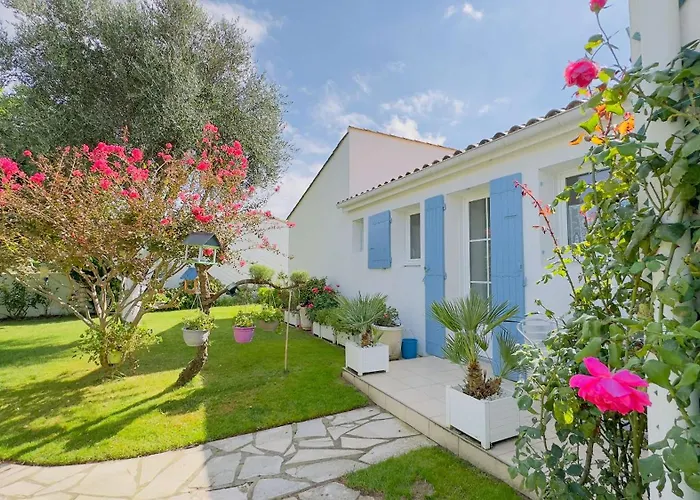 De Plain Pied Avec Jardin Paysager Et Piscine * Ars-en-Ré